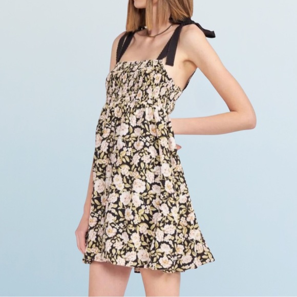 En Saison Dresses & Skirts - ANTHROPOLOGIE Shoulder Tie Dress